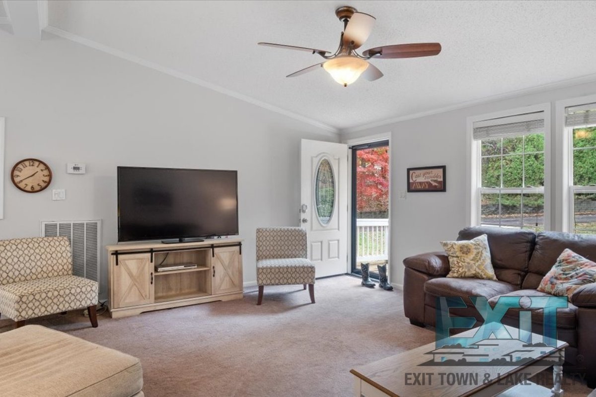 Lakefront Rental in Long Branch Shores property image