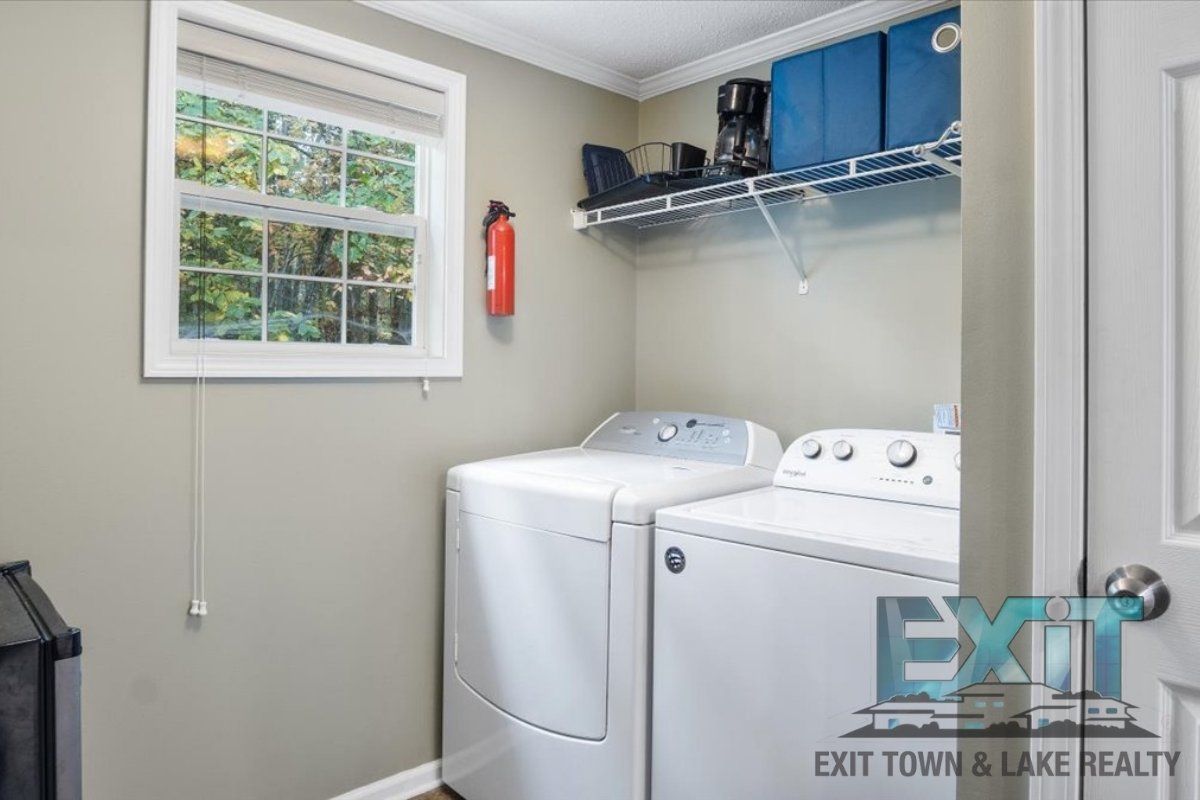 Lakefront Rental in Long Branch Shores property image