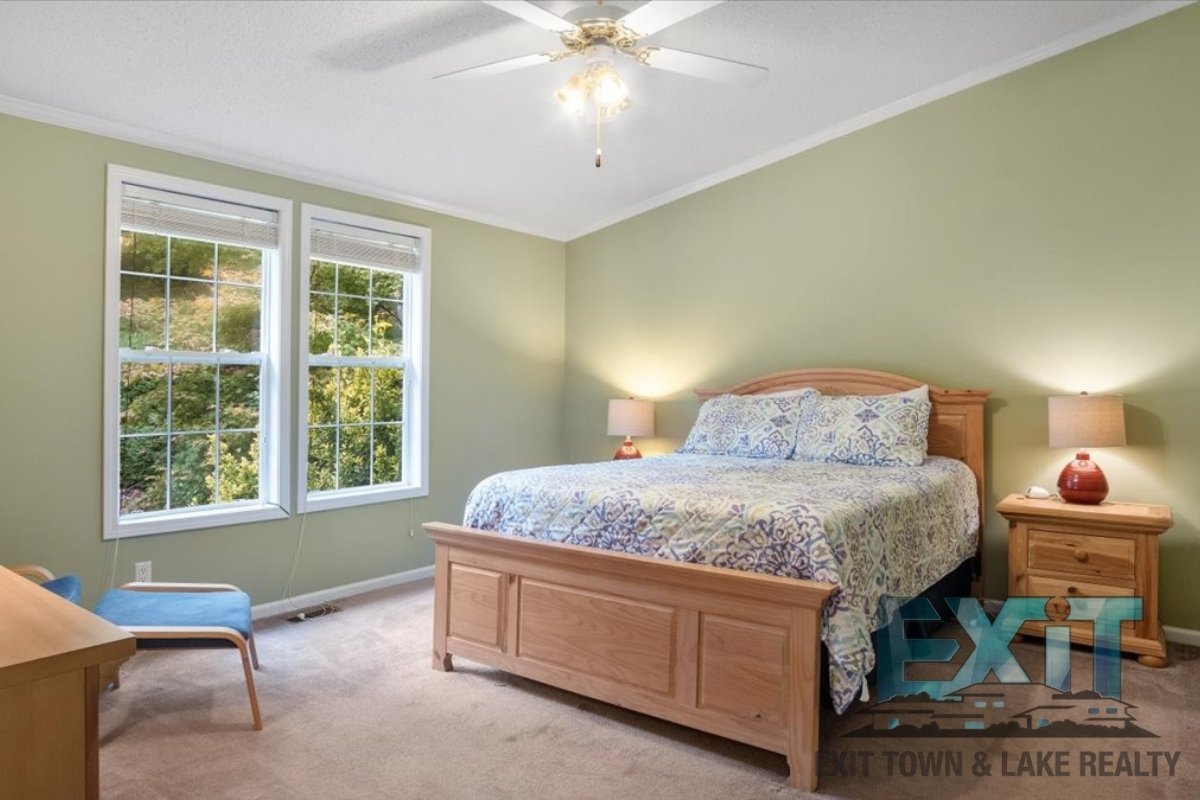 Lakefront Rental in Long Branch Shores property image