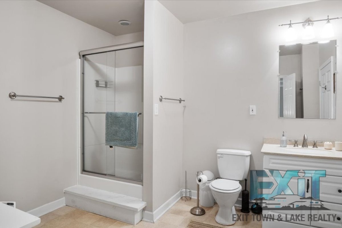 Lakefront Rental in Long Branch Shores property image