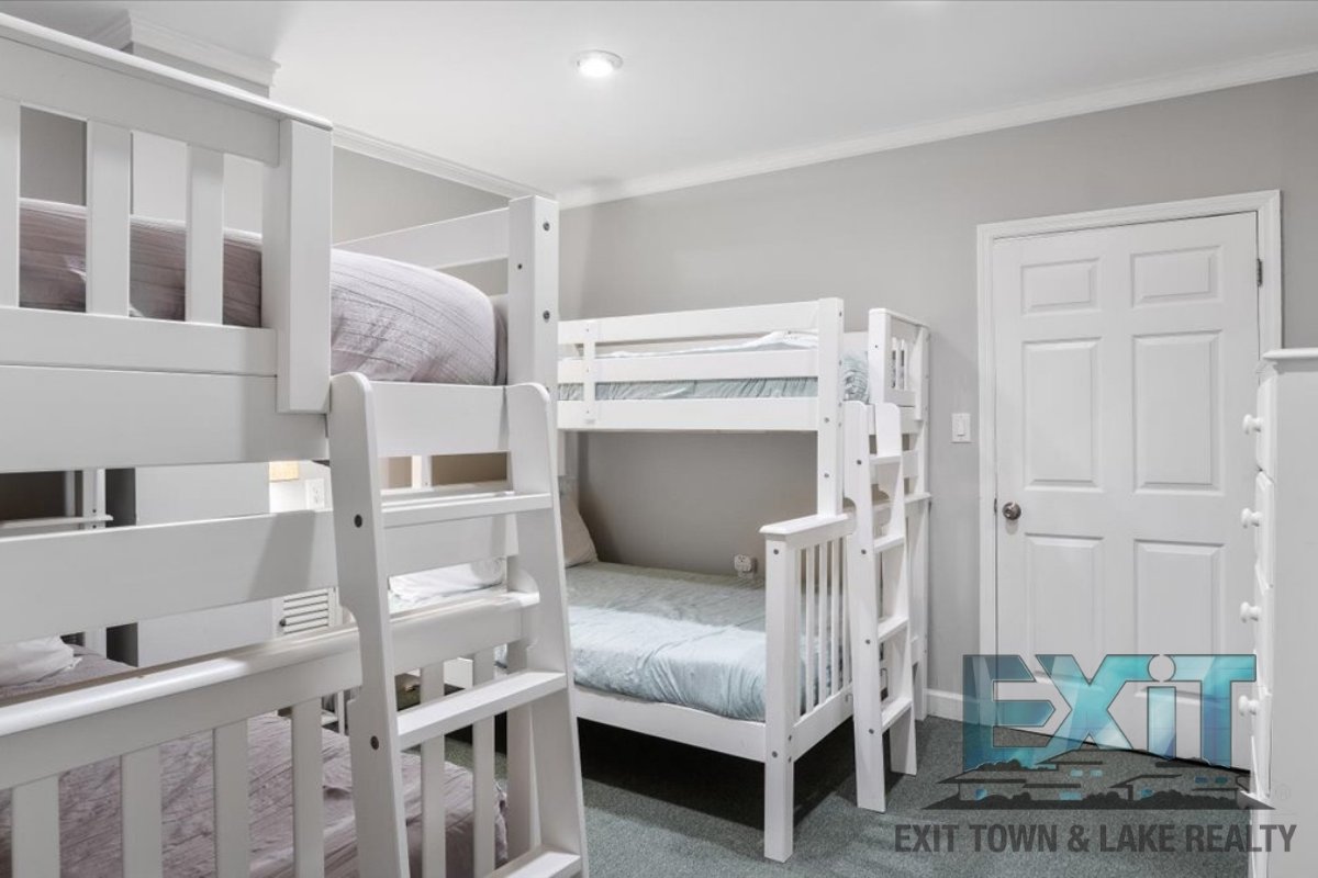 Lakefront Rental in Long Branch Shores property image