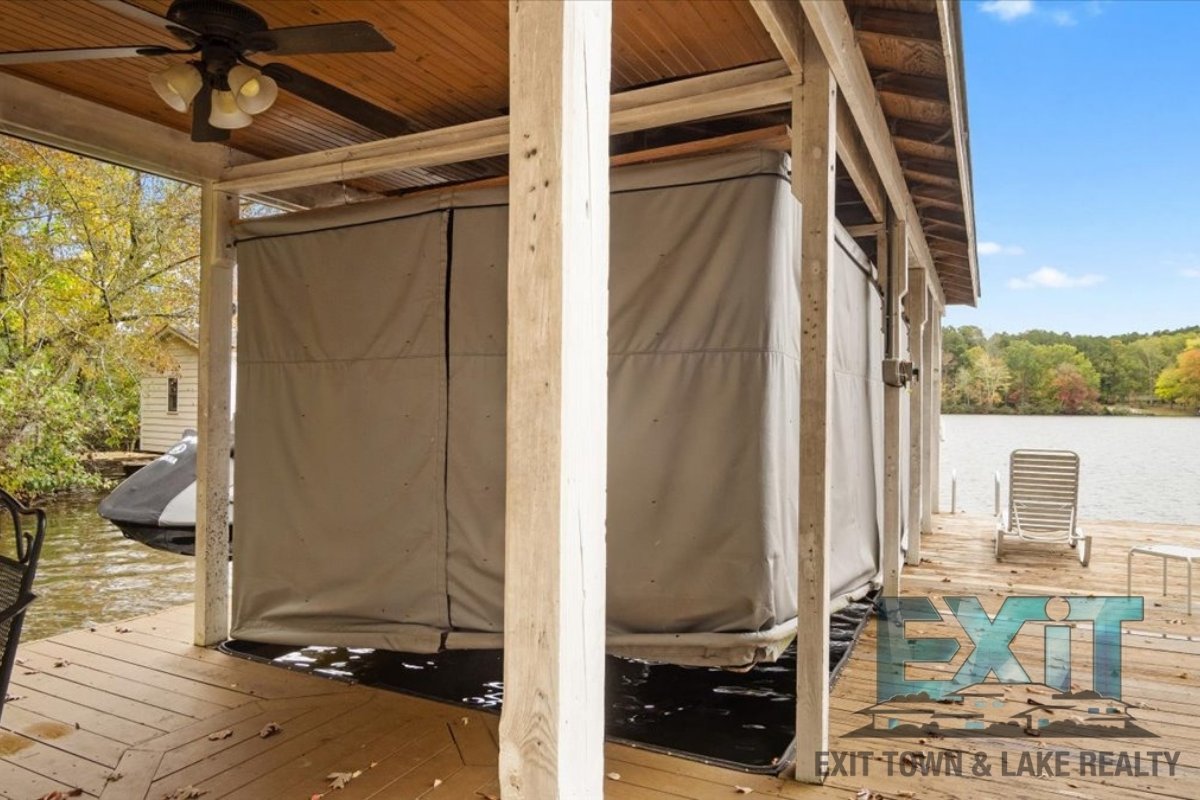 Lakefront Rental in Long Branch Shores property image