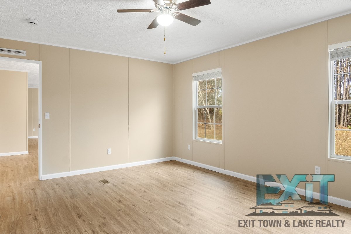 Beautiful Fully Renovated 3 Bed 2 Bath Home property image