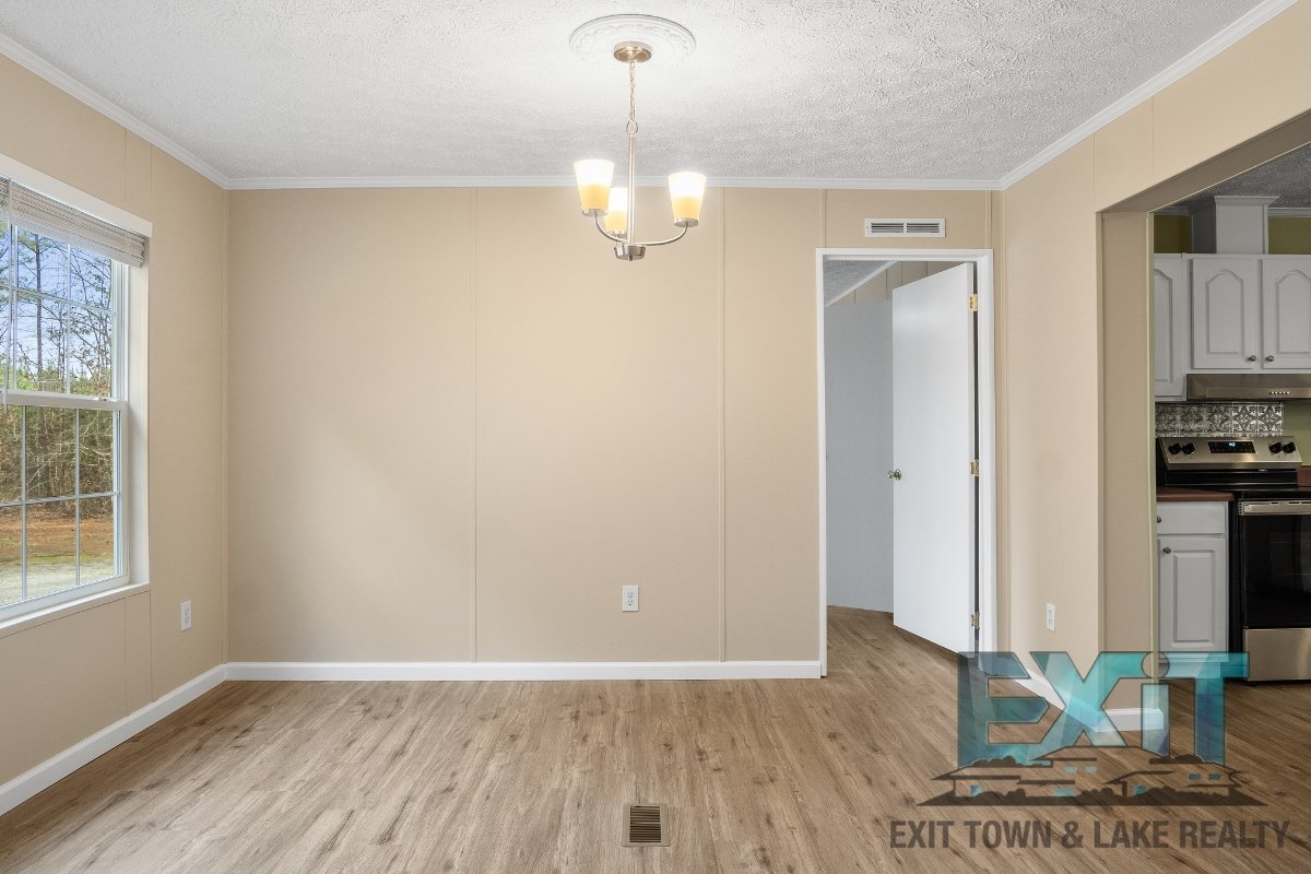 Beautiful Fully Renovated 3 Bed 2 Bath Home property image