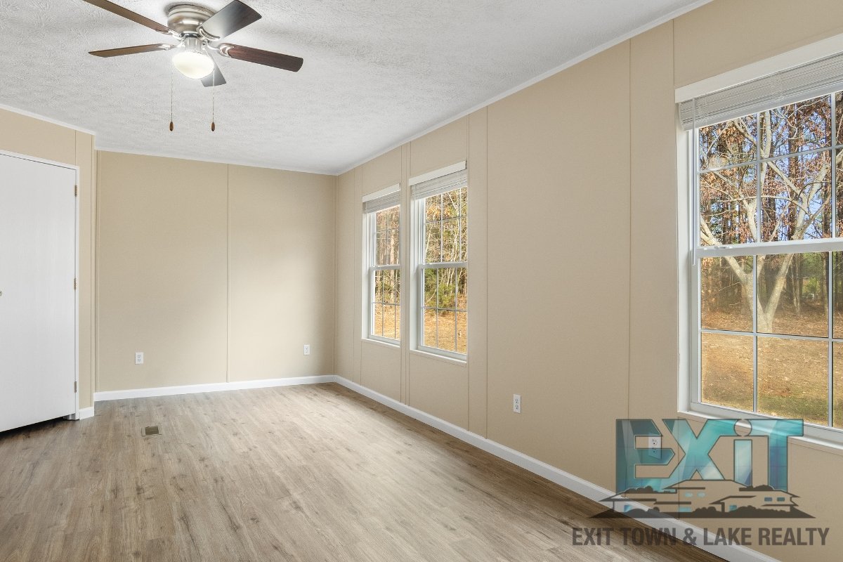 Beautiful Fully Renovated 3 Bed 2 Bath Home property image