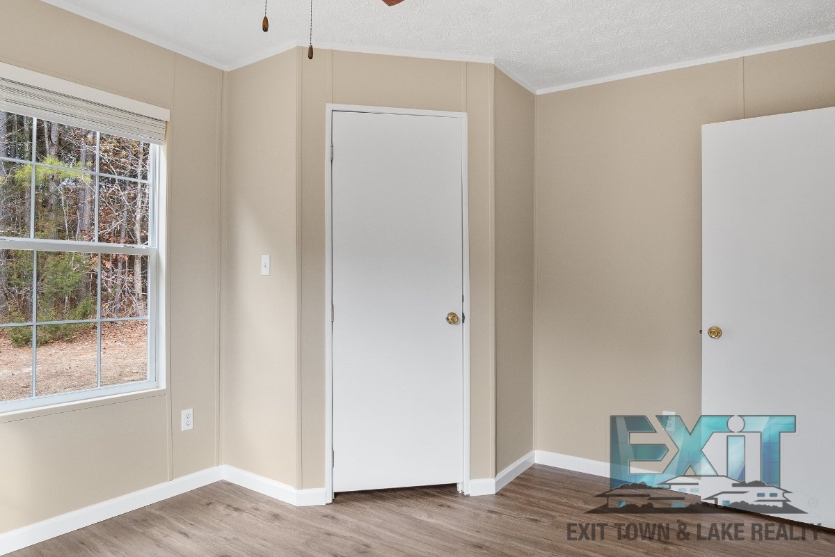 Beautiful Fully Renovated 3 Bed 2 Bath Home property image