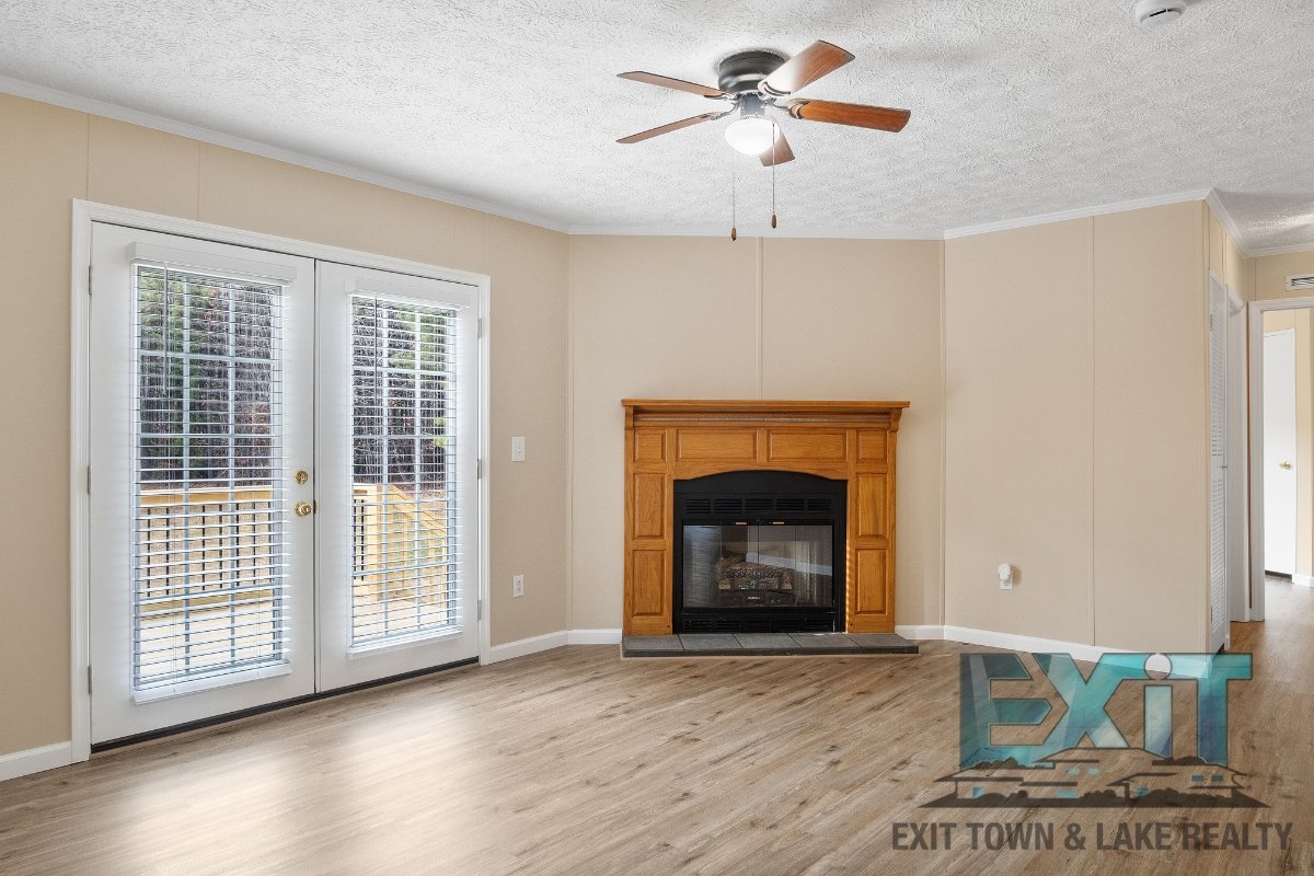 Beautiful Fully Renovated 3 Bed 2 Bath Home property image