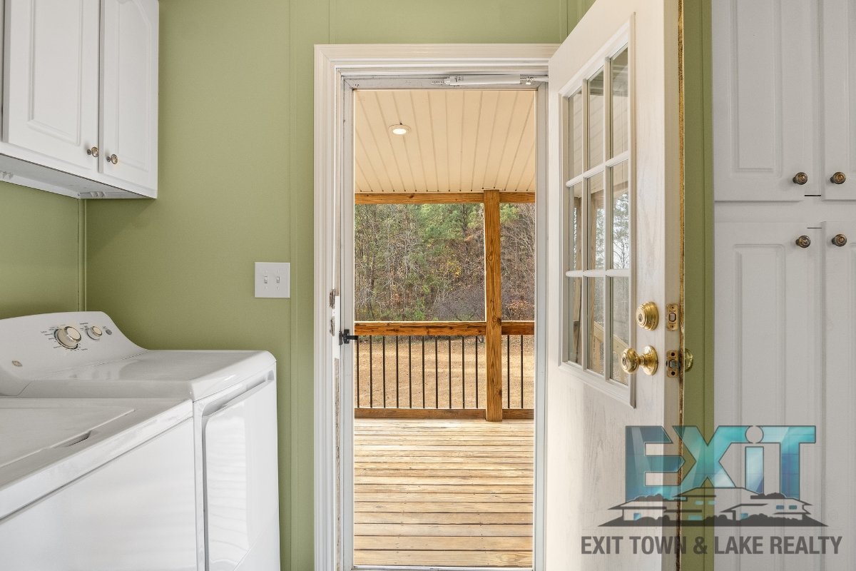 Beautiful Fully Renovated 3 Bed 2 Bath Home property image