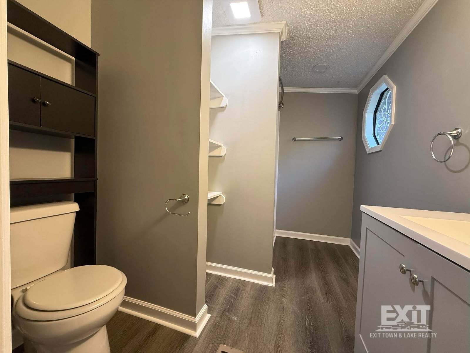 3 Bedroom, 2 Bathroom Home in a Beautiful Country Setting property image