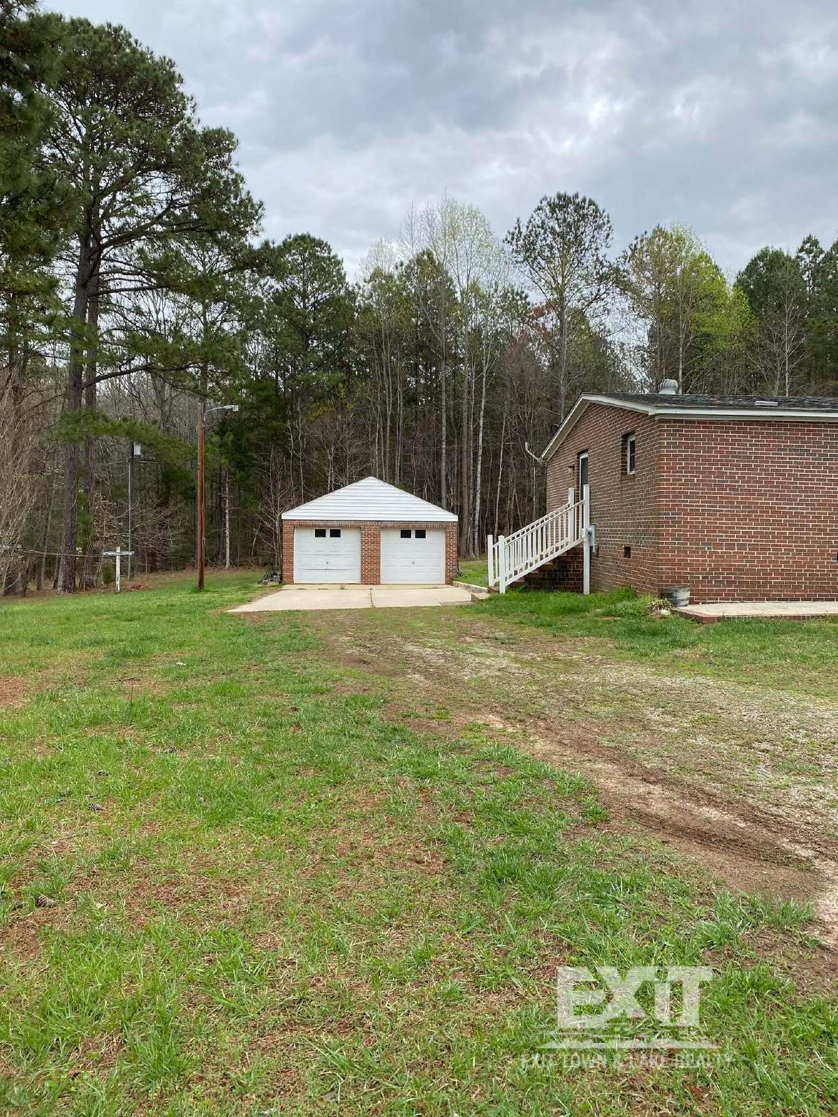 3 Bedroom, 2 Bathroom Home in a Beautiful Country Setting property image