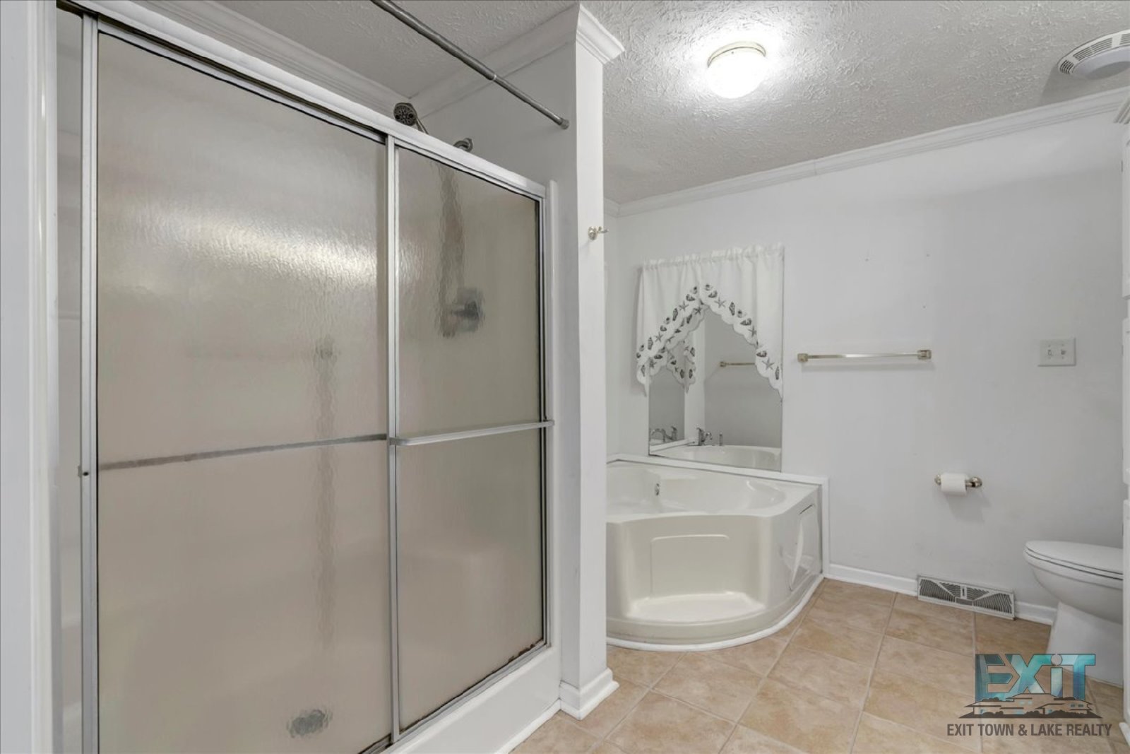 Welcome to this 3 Bedroom, 2 Bath Home in Wildwood Point! property image