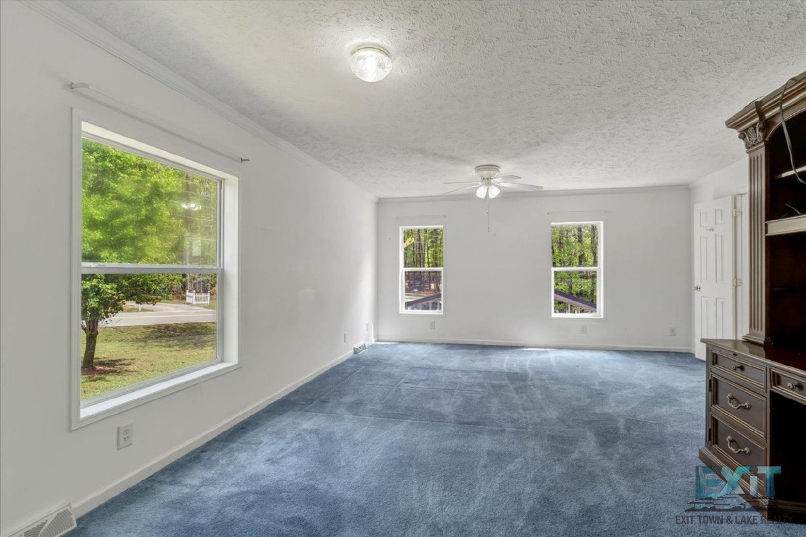 Welcome to this 3 Bedroom, 2 Bath Home in Wildwood Point! property image