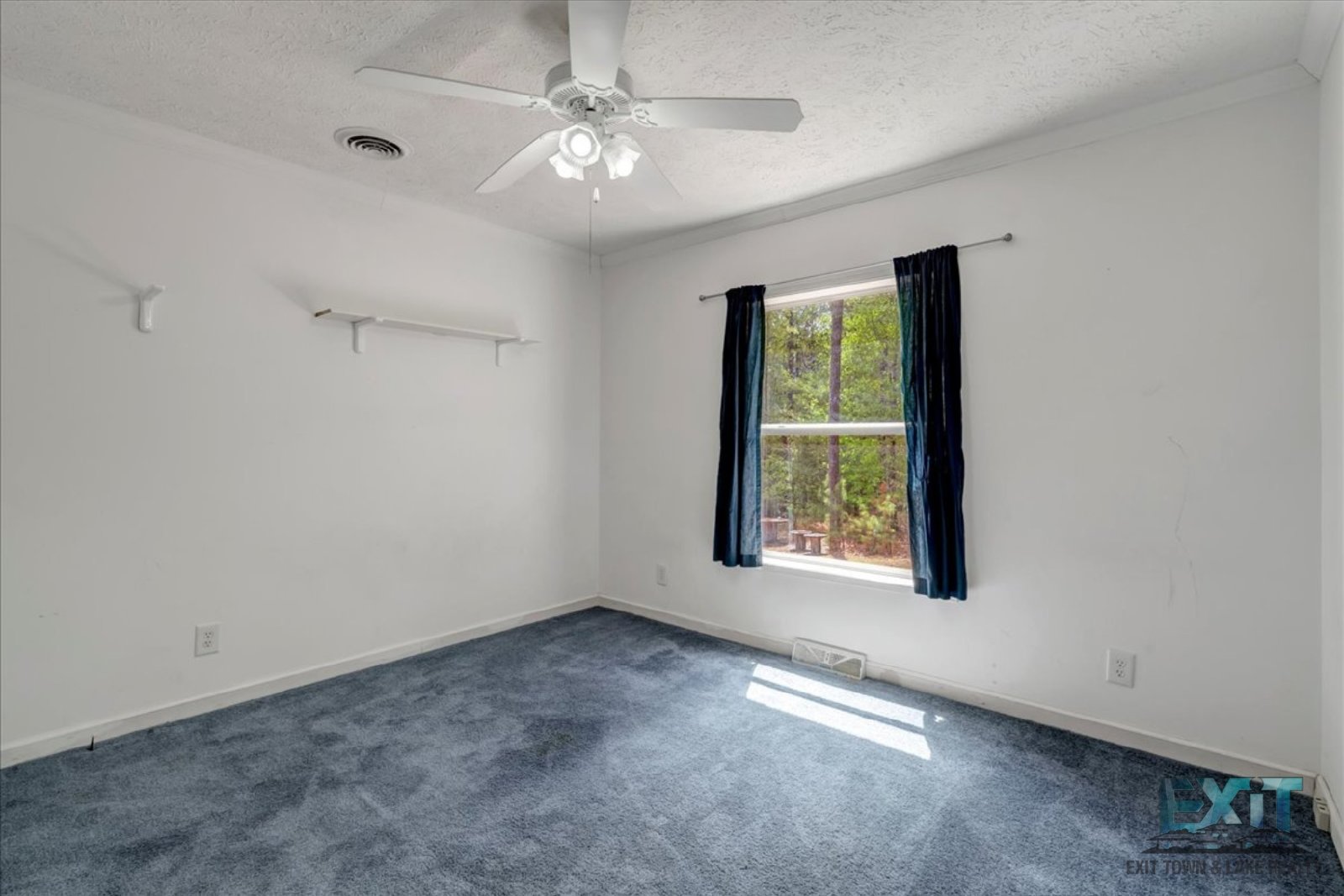 Welcome to this 3 Bedroom, 2 Bath Home in Wildwood Point! property image