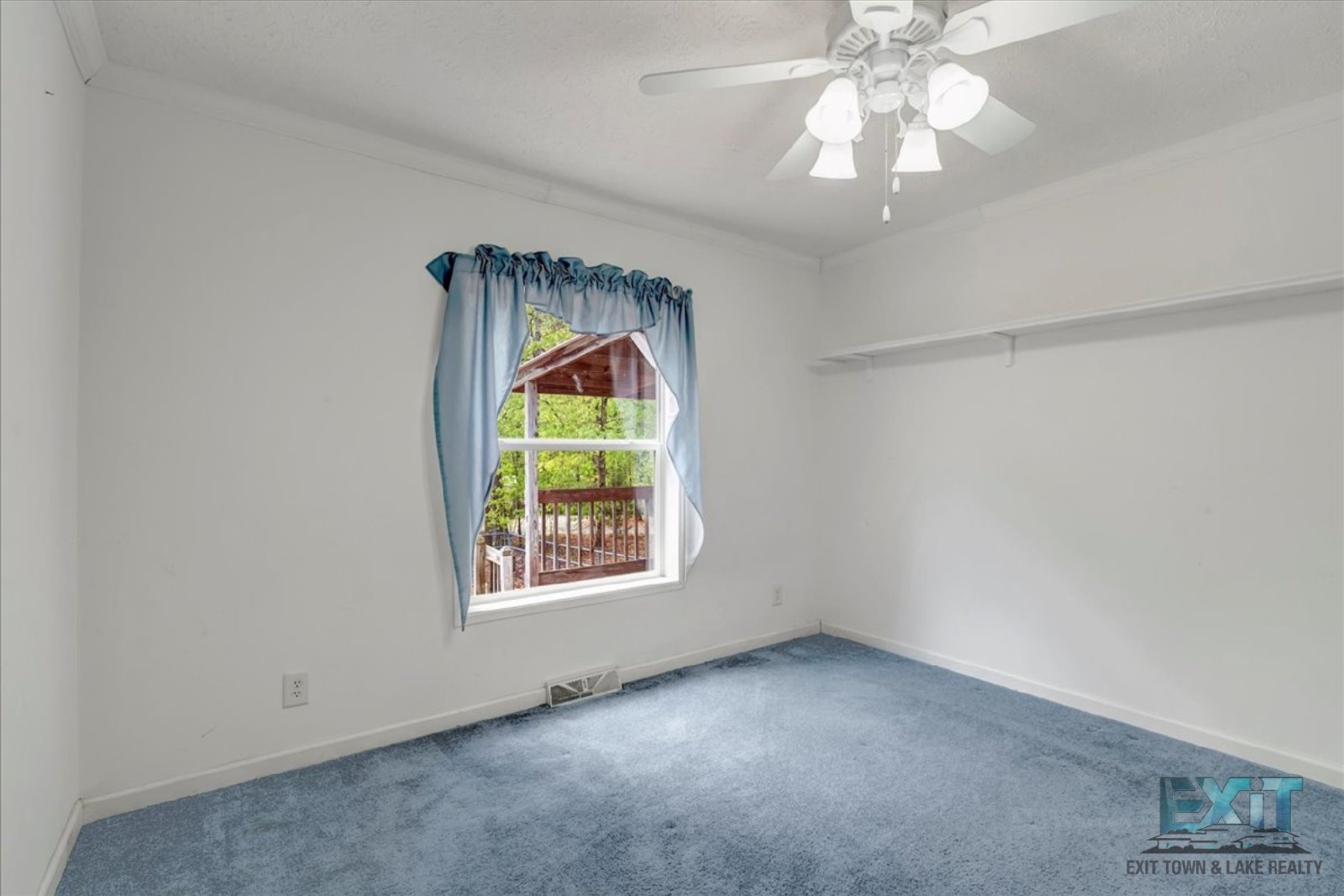 Welcome to this 3 Bedroom, 2 Bath Home in Wildwood Point! property image