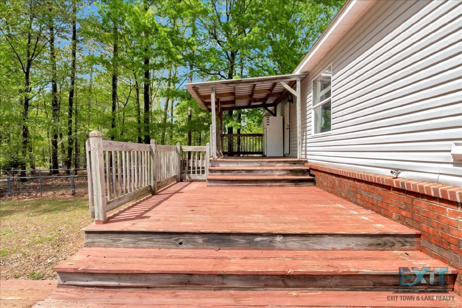 Welcome to this 3 Bedroom, 2 Bath Home in Wildwood Point! property image