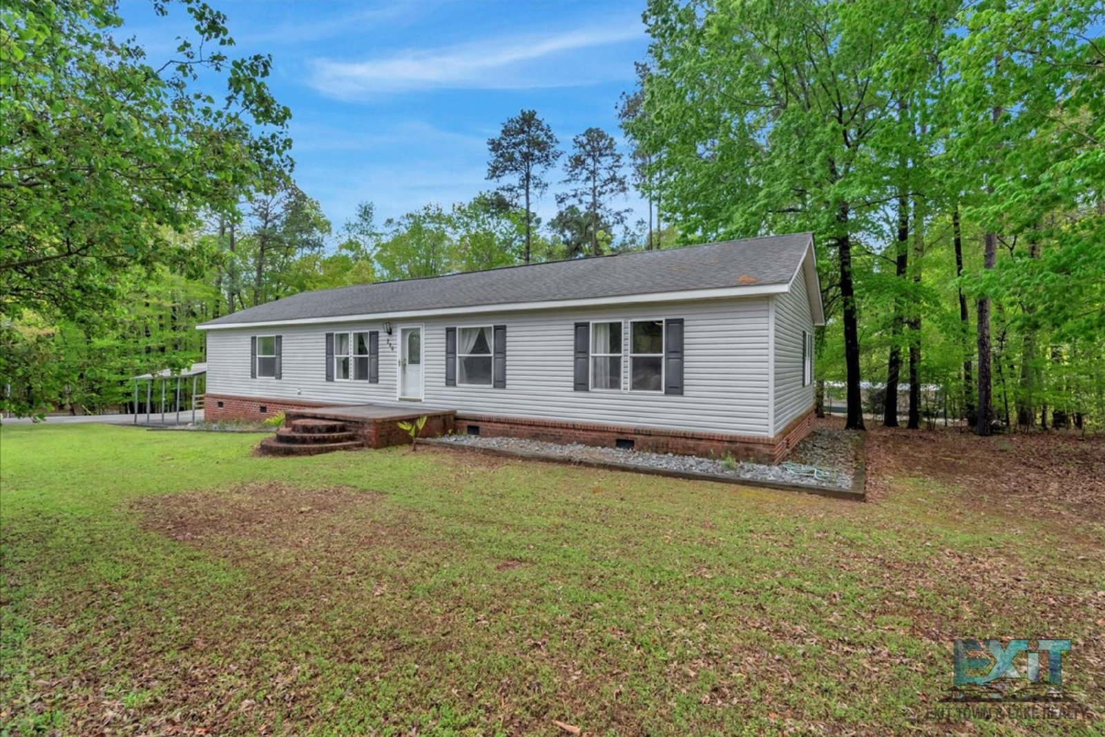 Welcome to this 3 Bedroom, 2 Bath Home in Wildwood Point! property image