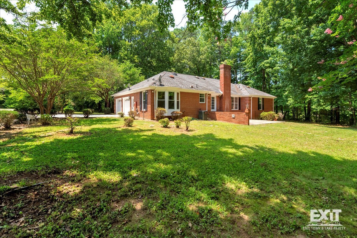 Amazing 4 Bedroom, 3 Bath Home With 2 Kitchens! property image