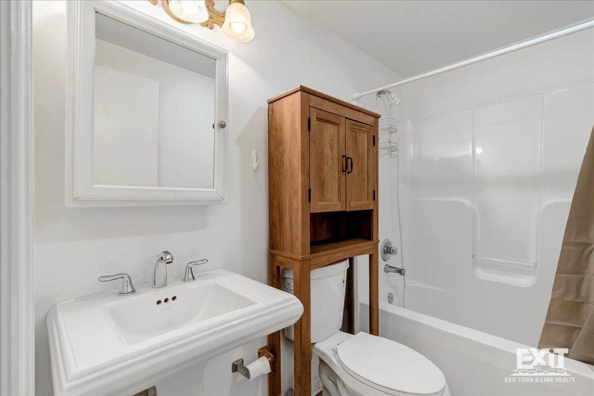 Amazing 4 Bedroom, 3 Bath Home With 2 Kitchens! property image