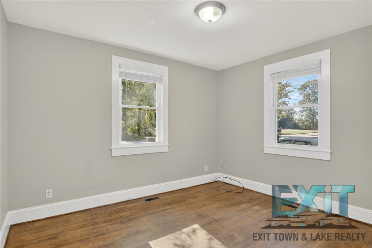 2 Bedroom & 1 Bathroom Home property image