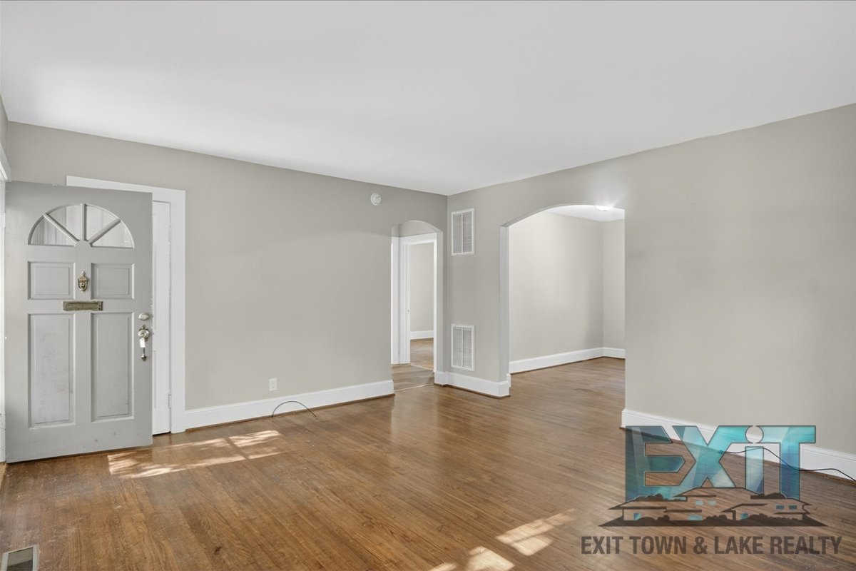 2 Bedroom & 1 Bathroom Home property image