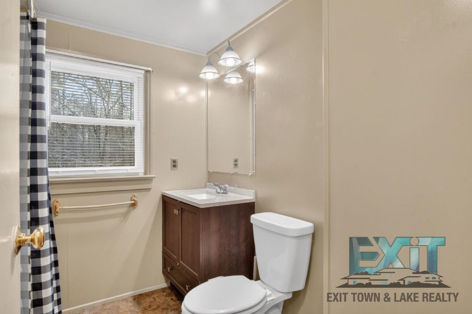 3 Bedroom, 1 Bath Home Available in LaCrosse! property image