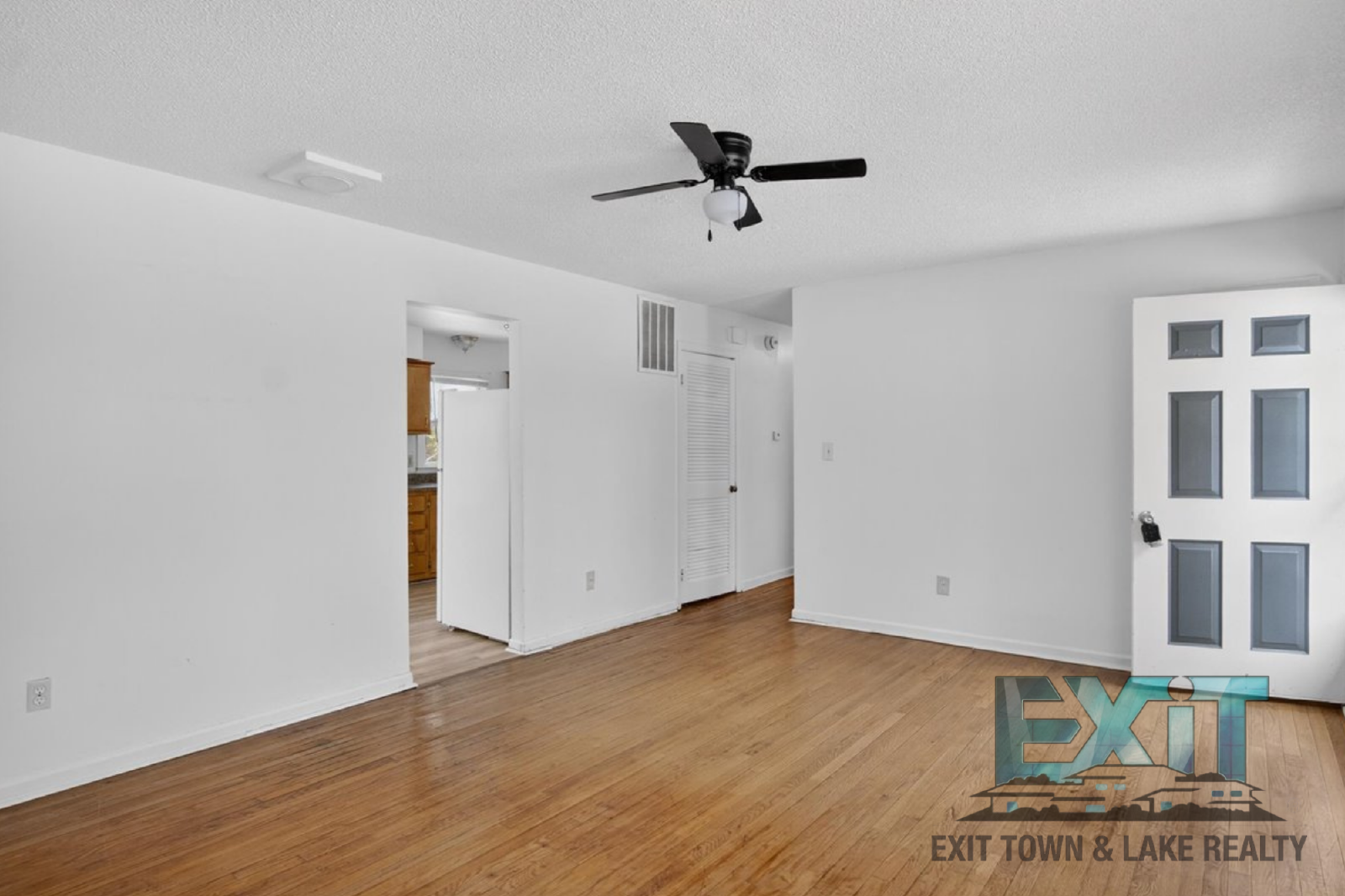 Cozy 3 Bed. 1 Bath  Country Home property image