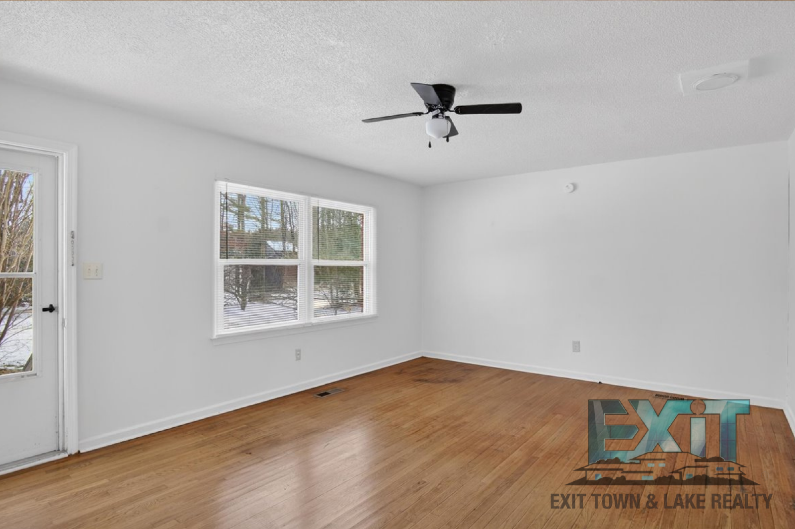 Cozy 3 Bed. 1 Bath  Country Home property image