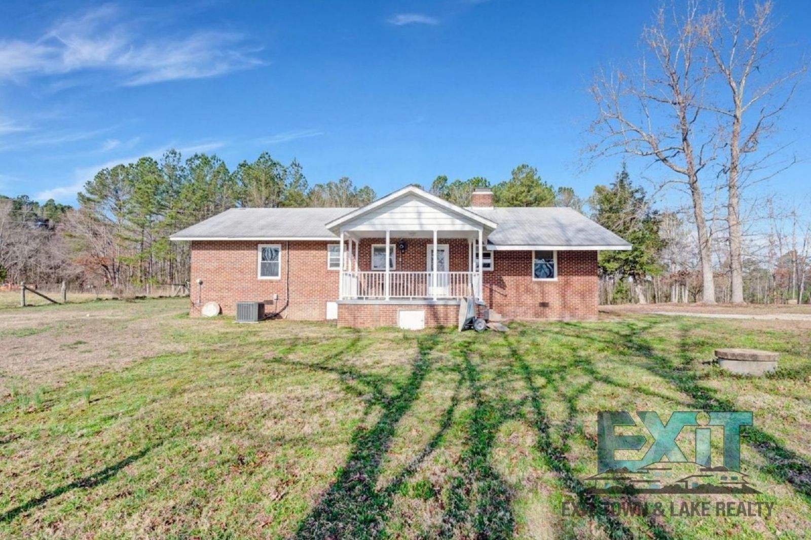 Freshly Updated Brick Home in Peaceful Country Setting – Freeman, VA property image