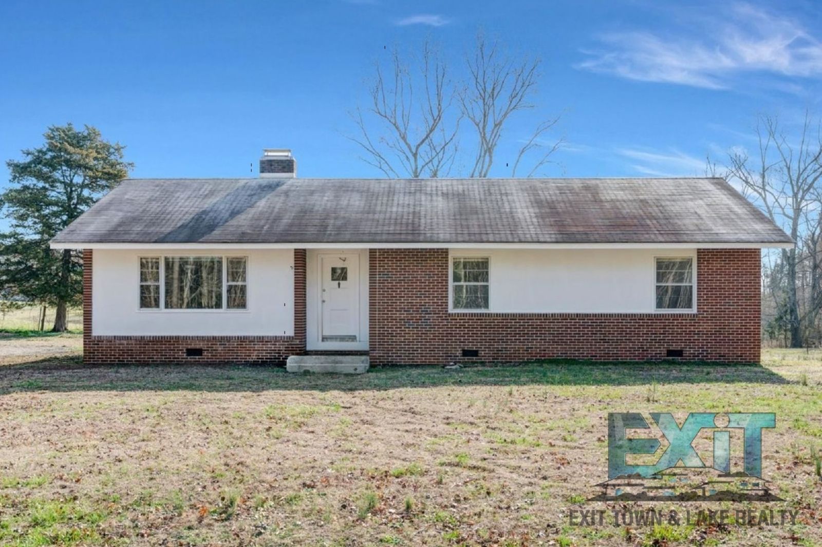 Freshly Updated Brick Home in Peaceful Country Setting – Freeman, VA property image