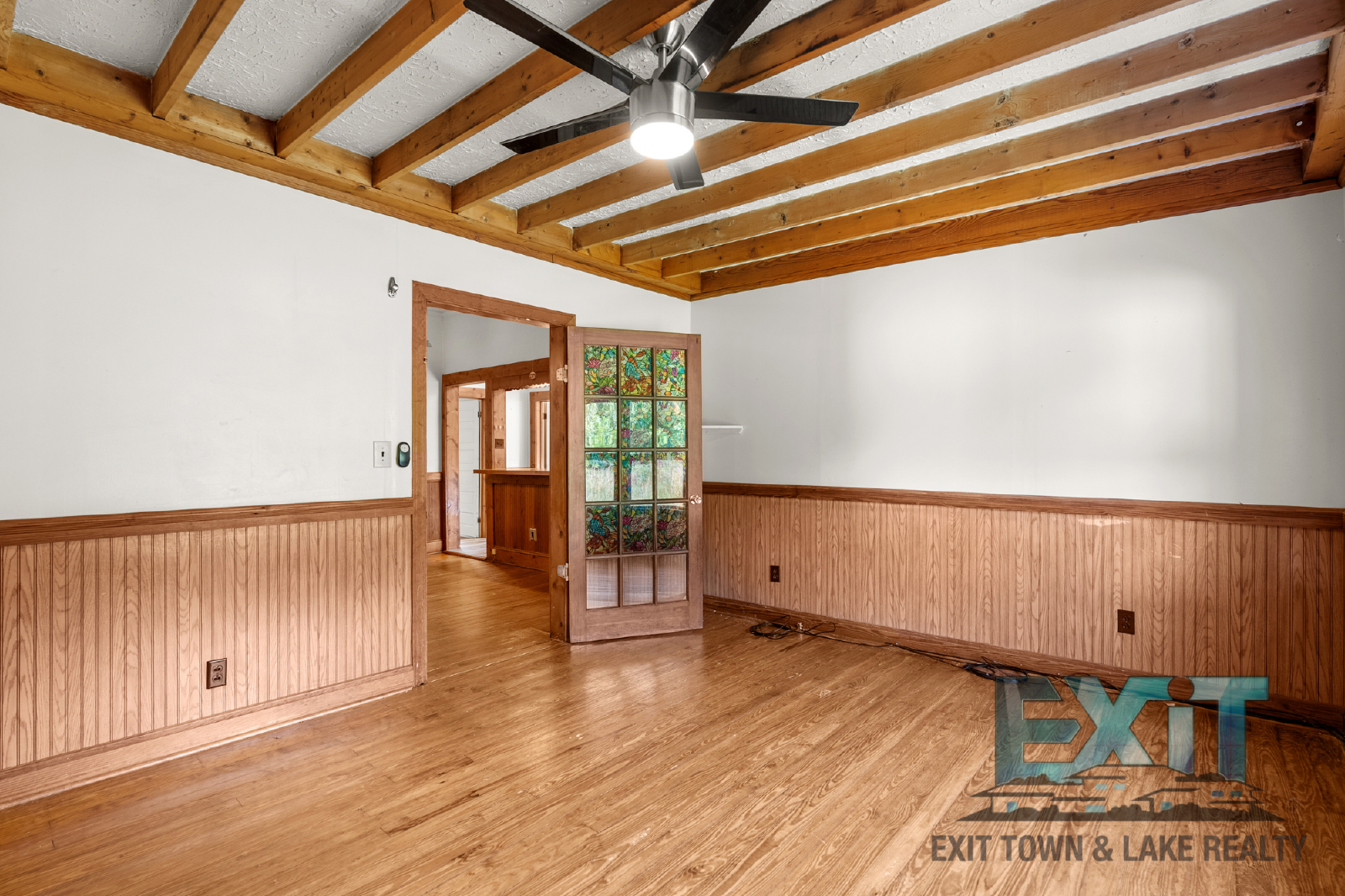 Spacious Country Home in Convenient La Crosse Location property image
