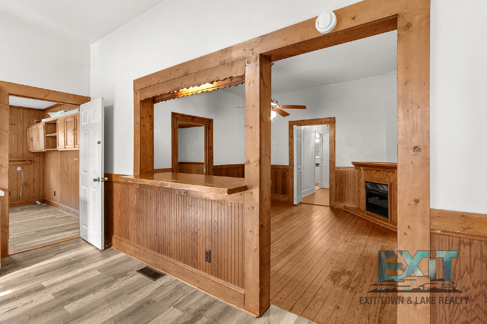 Spacious Country Home in Convenient La Crosse Location property image