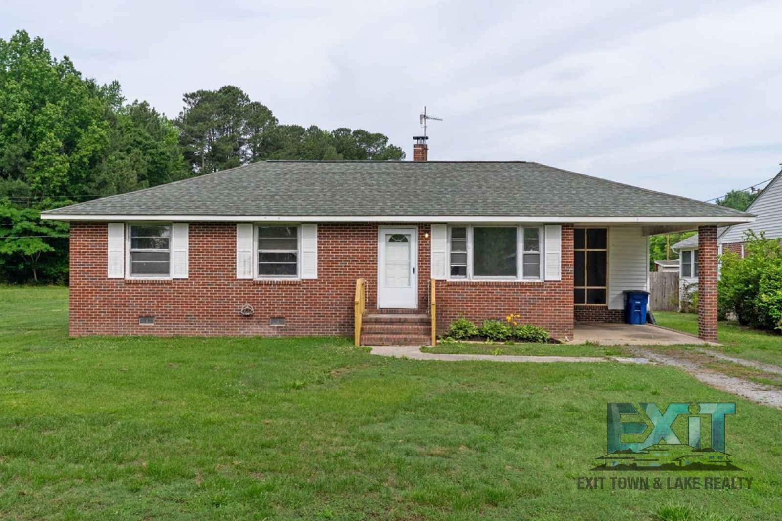 Charming 3BR Home in Jarratt - Convenient Location Near I-95 property image