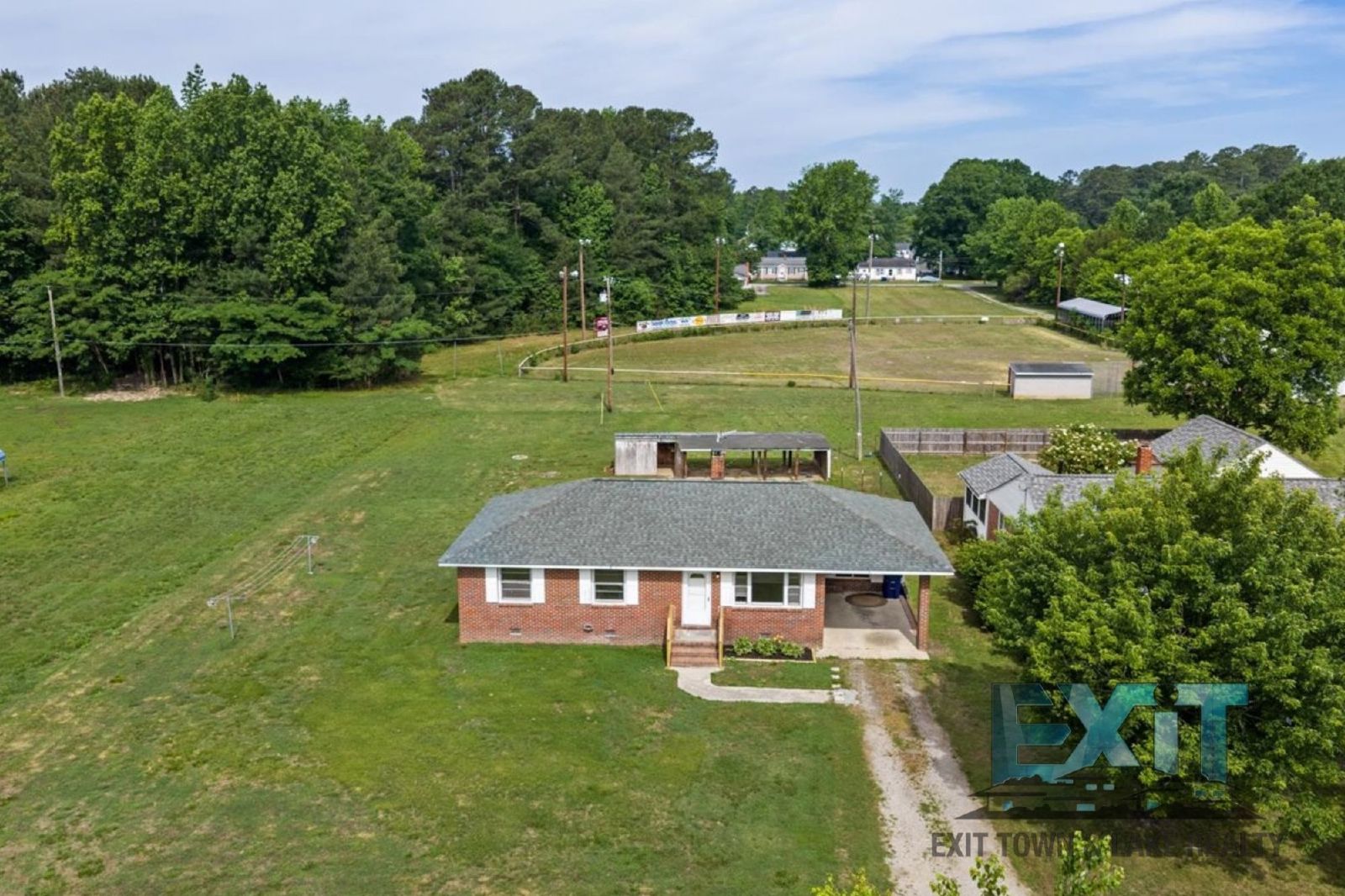 Charming 3BR Home in Jarratt - Convenient Location Near I-95 property image