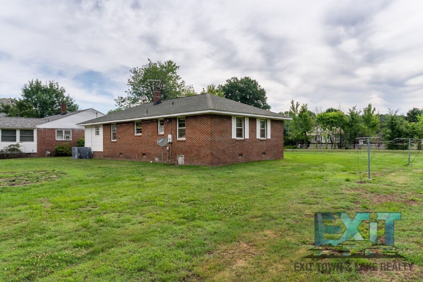 Charming 3BR Home in Jarratt - Convenient Location Near I-95 property image