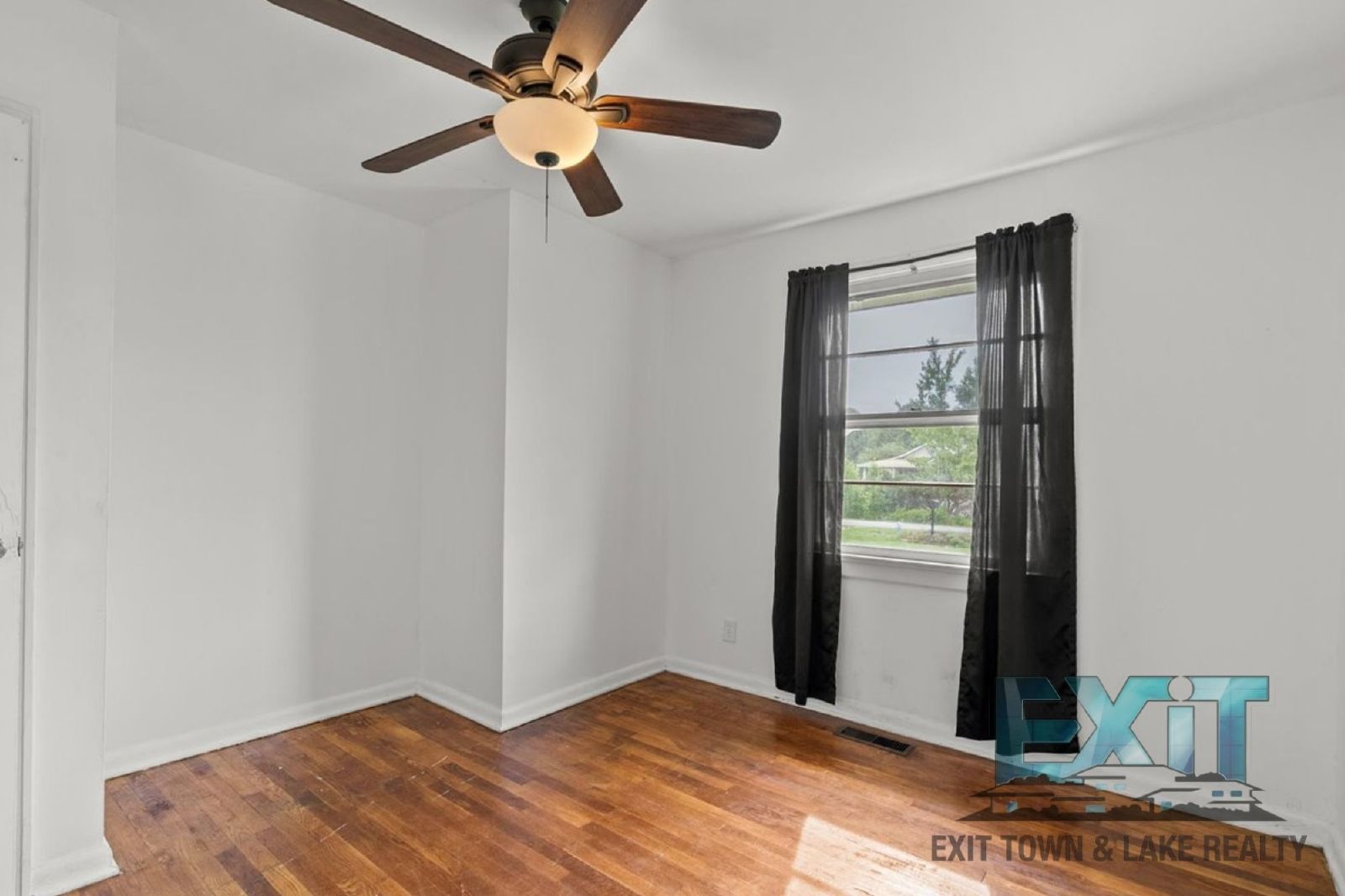 Charming 3BR Home in Jarratt - Convenient Location Near I-95 property image