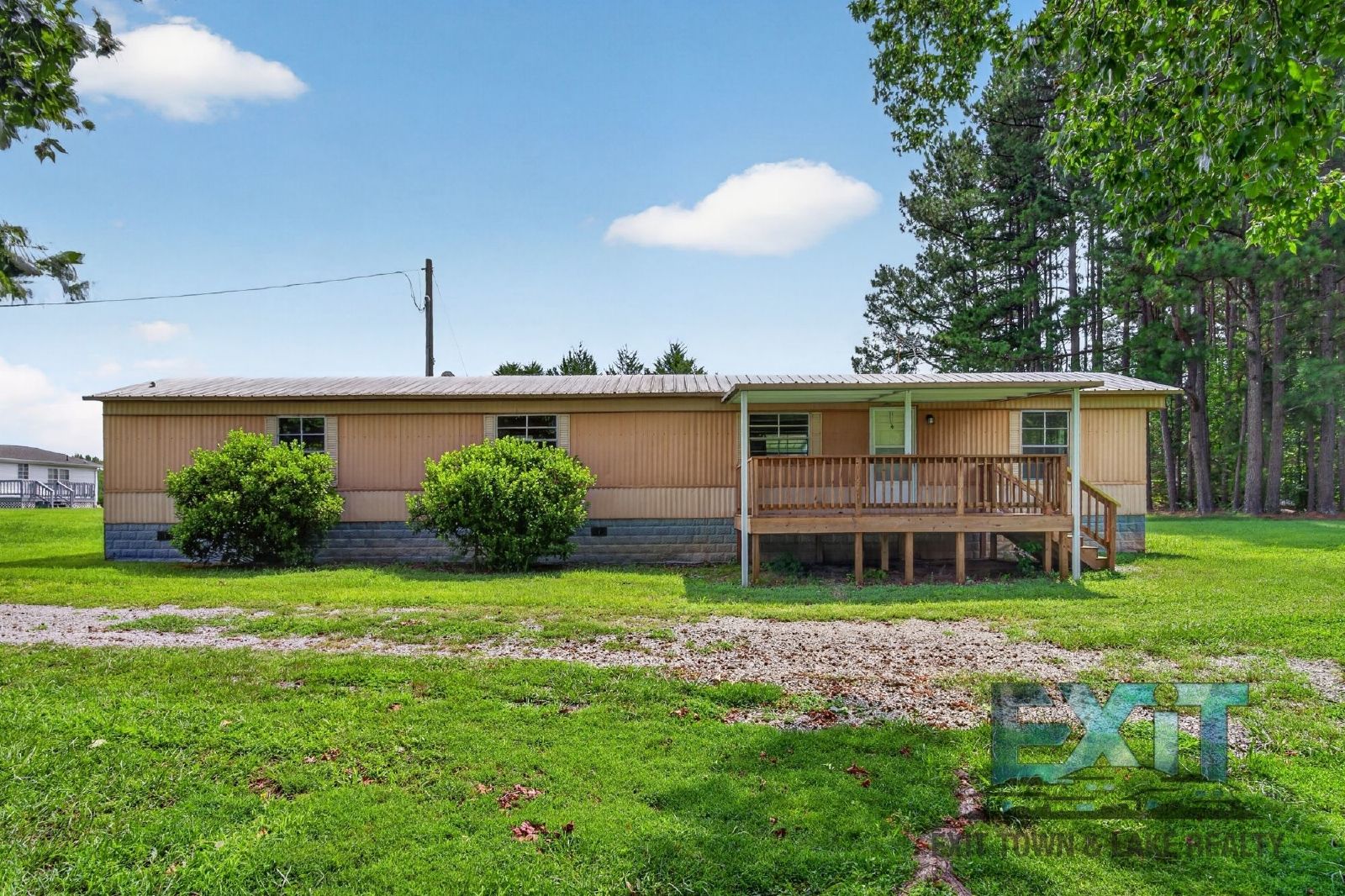Peaceful Country Living in Gasburg, VA! property image