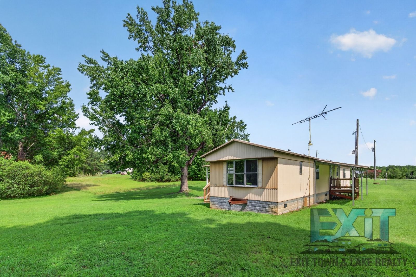 Peaceful Country Living in Gasburg, VA! property image