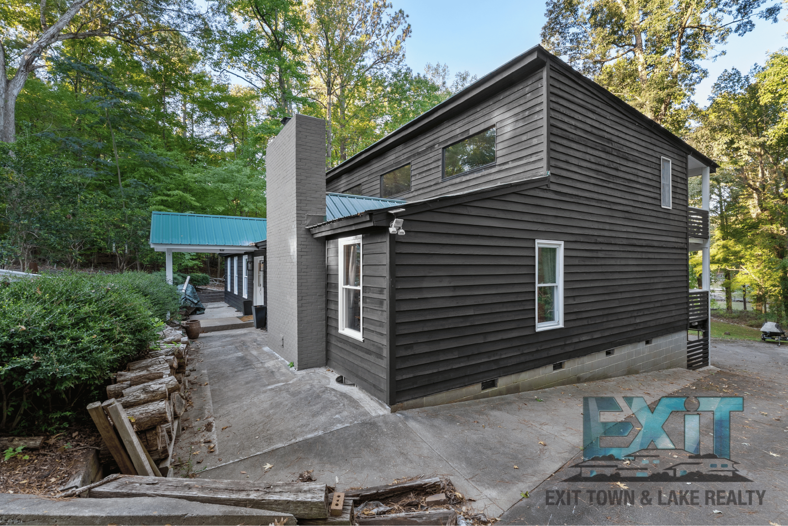 Enjoy waterfront living at 218 Club Drive in Littleton, NC! property image
