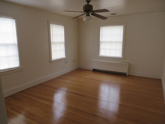 2 Bedroom, 1 Bath South Hill Apartment Convenient to Shopping, Schools & Hospital property image