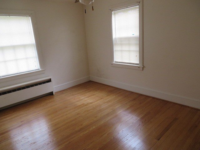 2 Bedroom, 1 Bath South Hill Apartment Convenient to Shopping, Schools & Hospital property image
